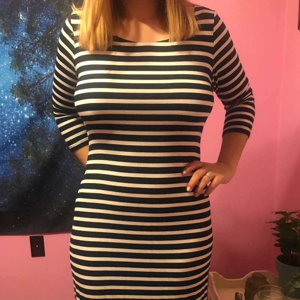 BANANA REPUBLIC RELAXED FIT STRIPED DRESS 🌼🌼